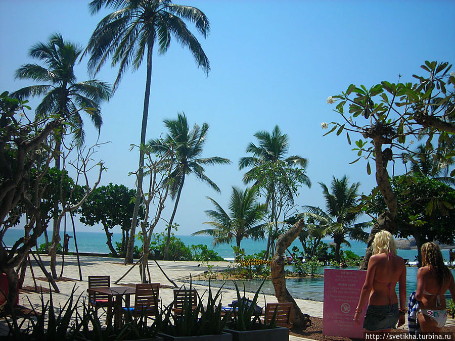 Пляж в Хиккадуве Мирисса, Шри-Ланка