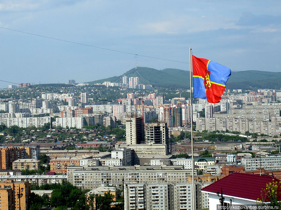И флаг Красноярска гордо реял над городом эти дни. Красноярск, Россия
