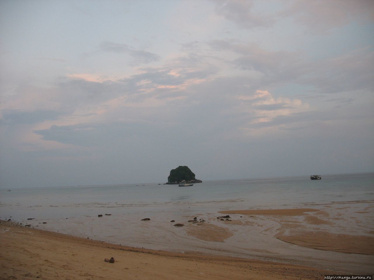 Пляж отеля Berjaya Tioman Beach Пулау-Тиоман, Малайзия