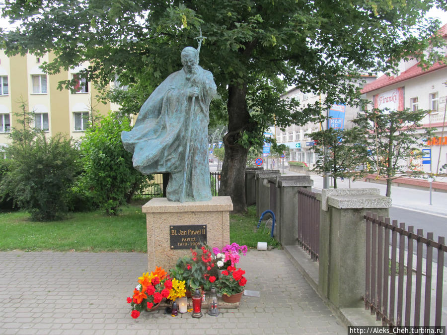 Памятник Папе Ионну Павлу ІІ. Санок, Польша