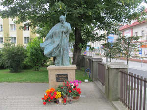 Памятник Папе Ионну Павлу ІІ.