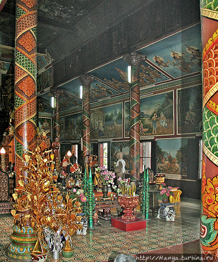 Ват Пном, или Храм на горе. Картины на стенах вихары. Фото из интернета