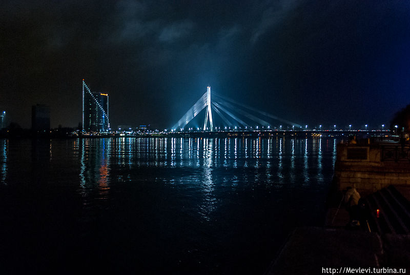 Буйство света на Ратушной площади Риги Рига, Латвия