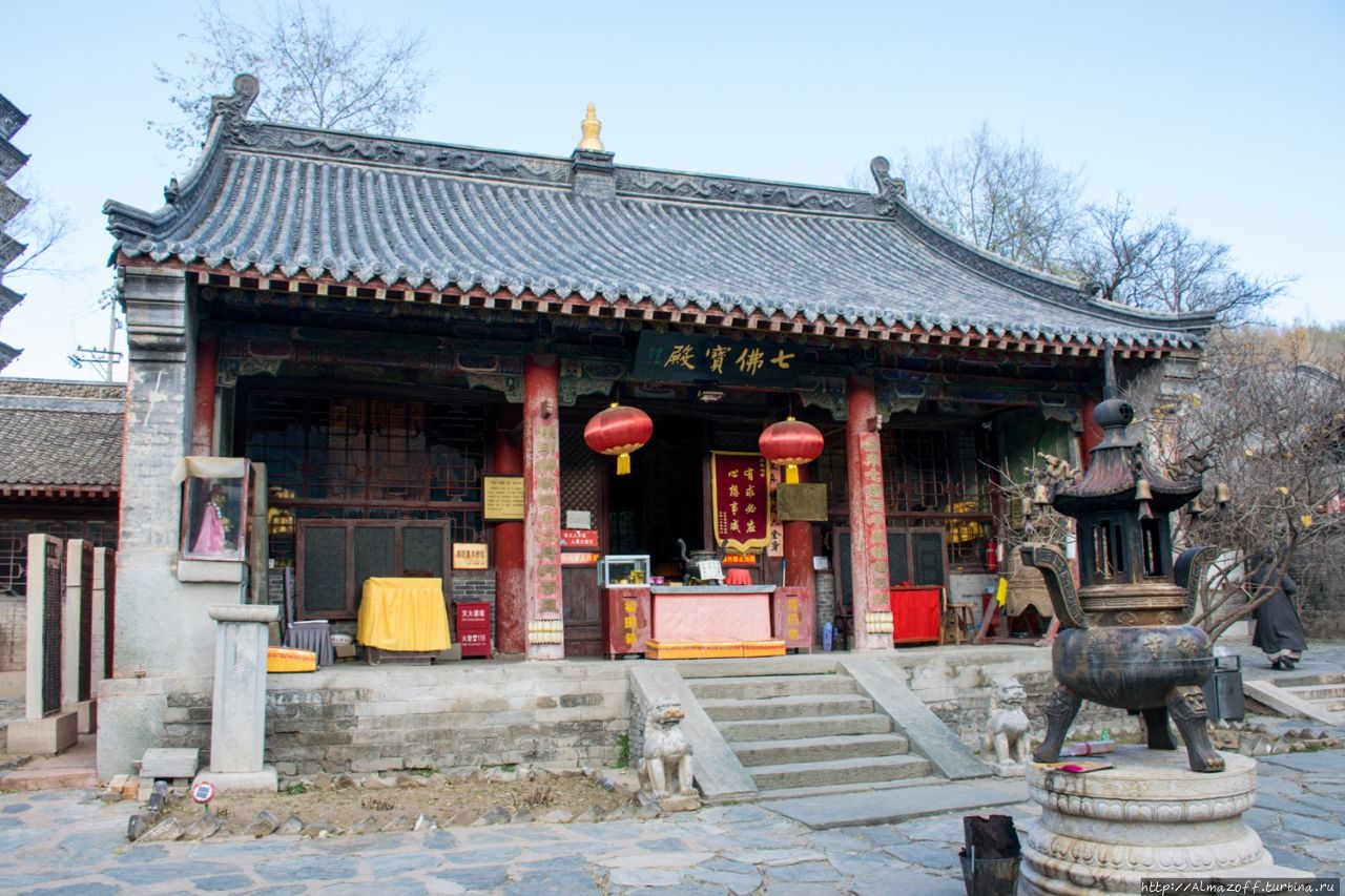 Храм Кифо (Qifo Temple), Утайшань. Священная Гора Утайшань, Китай