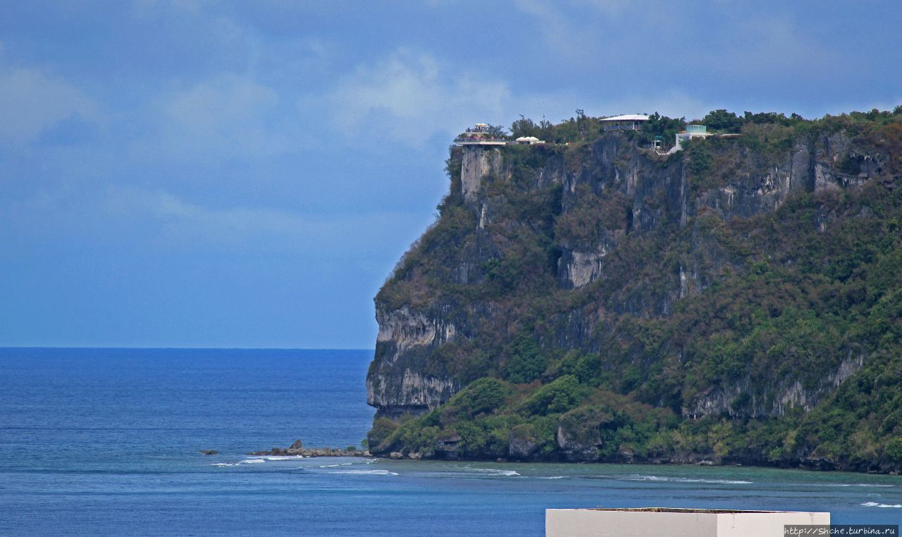 Утес в канаде. Белые скалы греция. Два утеса. Два утеса. Гора кассис.