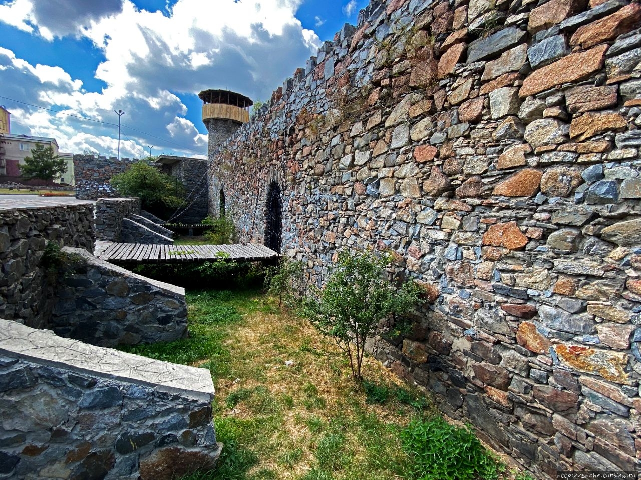 Руины крепости Звягель Звягель, Украина