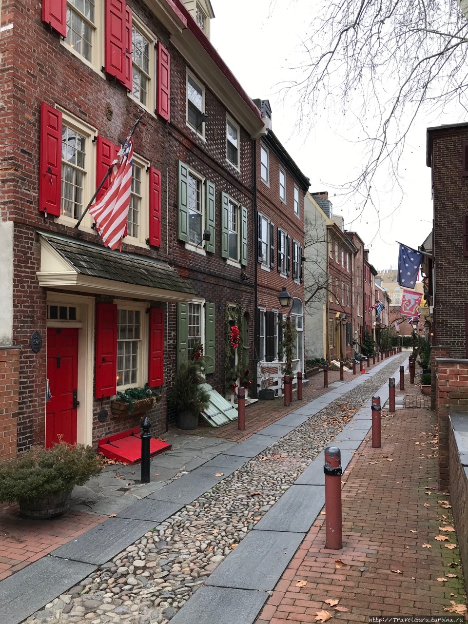 Элферт-аллея, старейшая улица города, сохранившая облик Филадельфии колониальных времён Филадельфия, CША