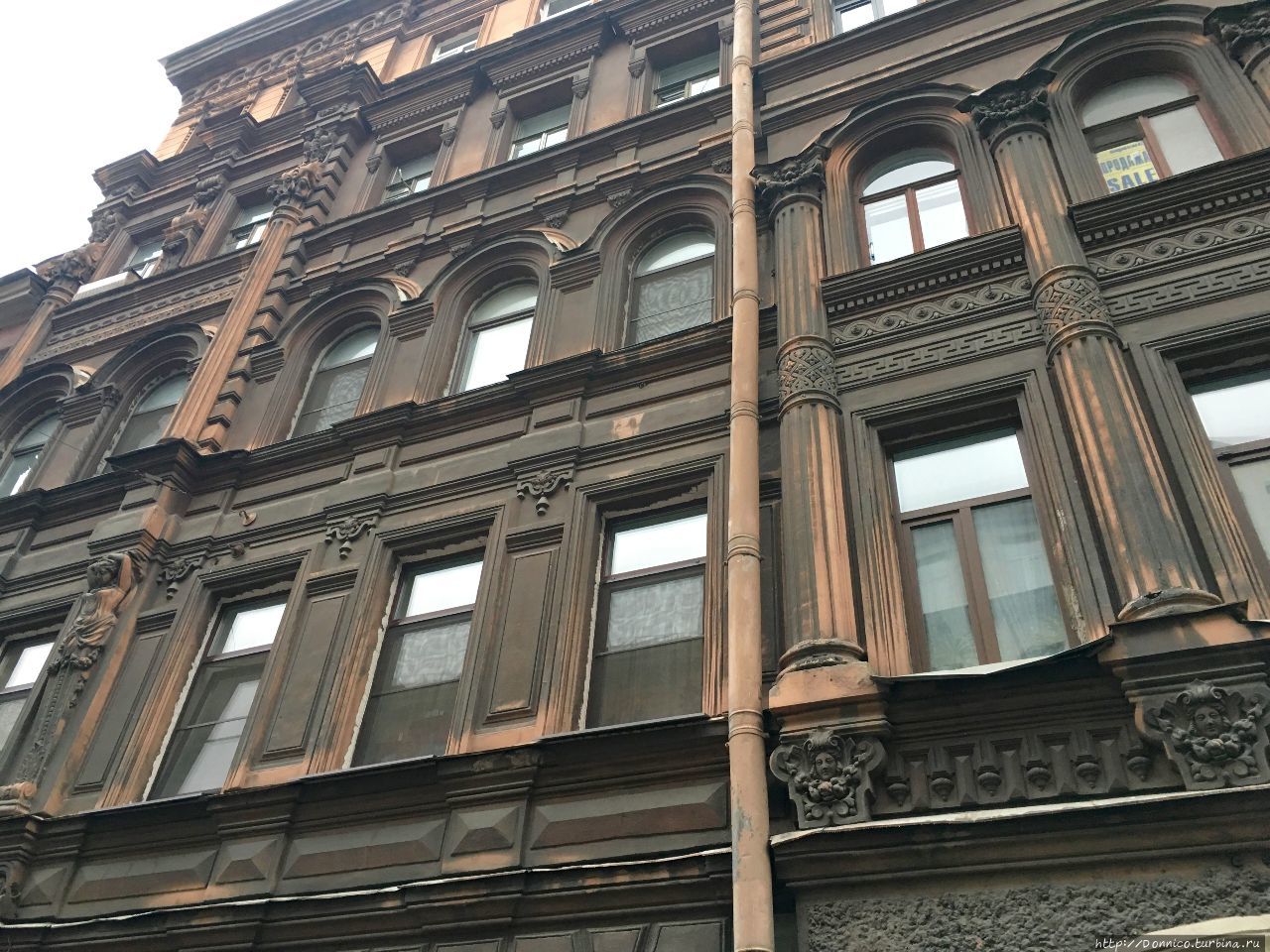 здание на Социалистической улице напротив отеля Братья Карамазовы Санкт-Петербург, Россия