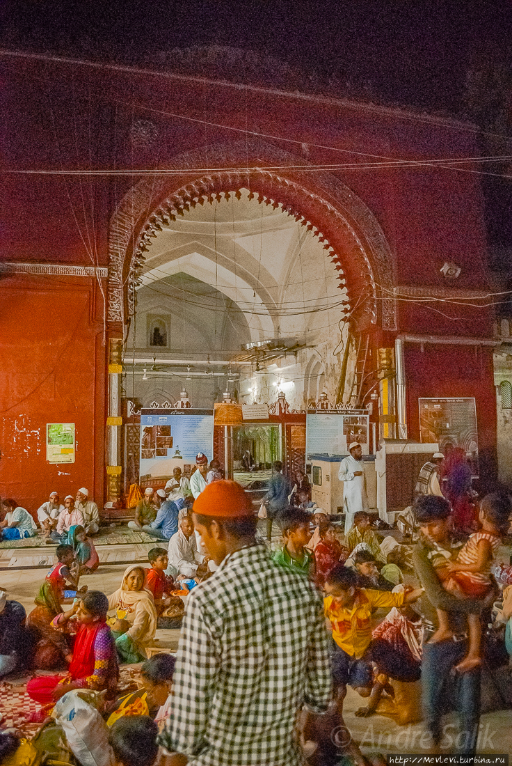 Мавзолей Низамуддина Дели, Индия