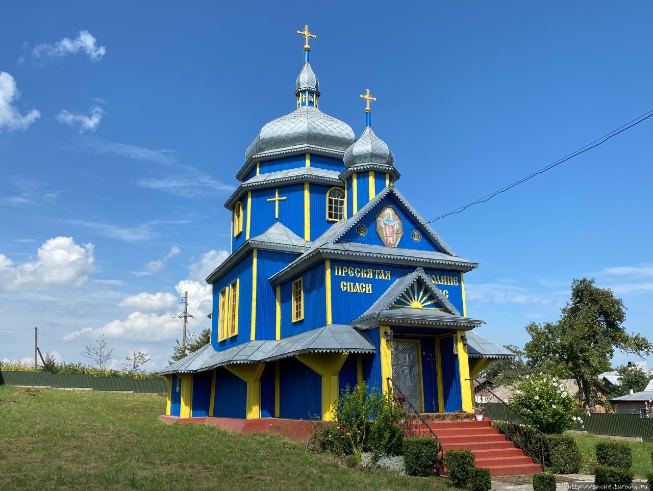 Церковь Покрова Пресвятой Богородицы Угринов, Украина