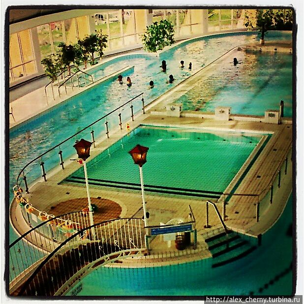 репродукция со старого каталога, сейчас там окна закрыты и показывают 3d красивую фантастическую анимацию. Ювяскюля, Финляндия