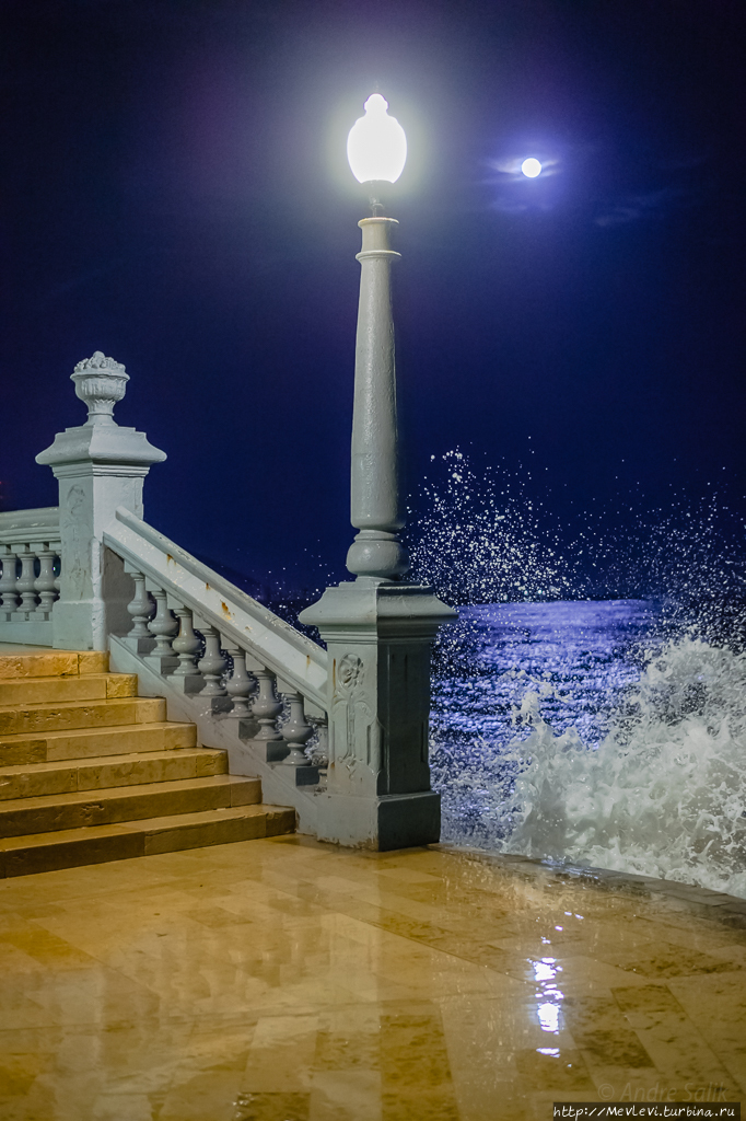 Вечер. Ситжес. Прибой Ситжес, Испания