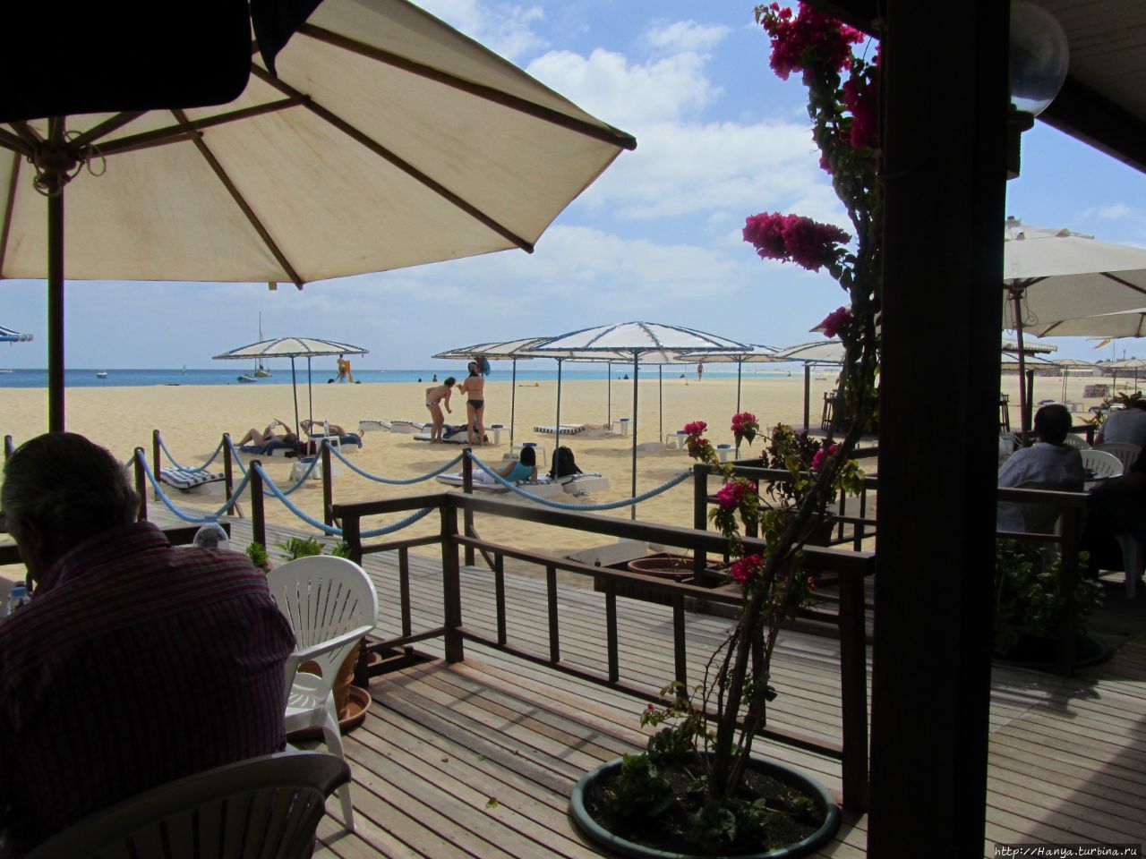 Ресторан Beach Club Санта-Мария, Кабо-Верде