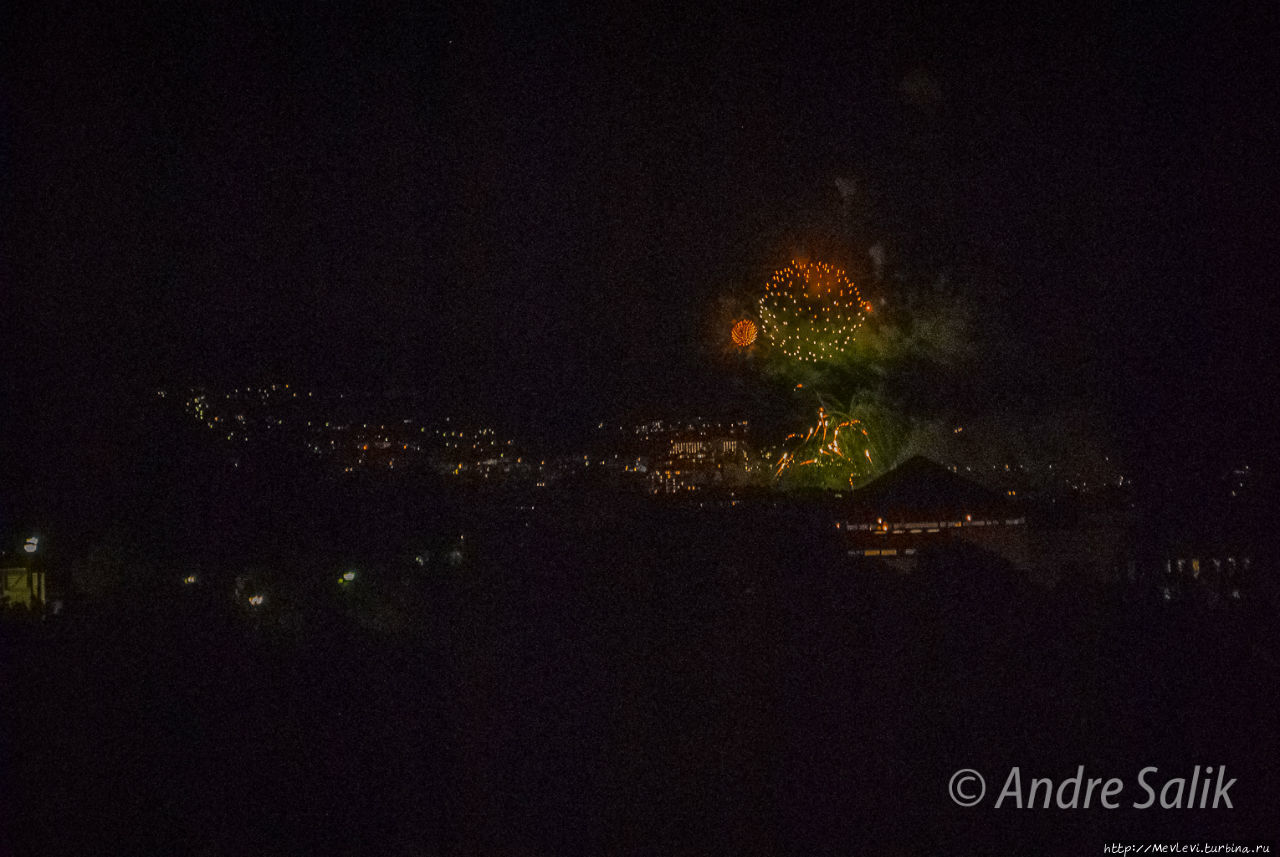 Фейерверк. Феста Мажо (Большой праздник) Ситжес, Испания