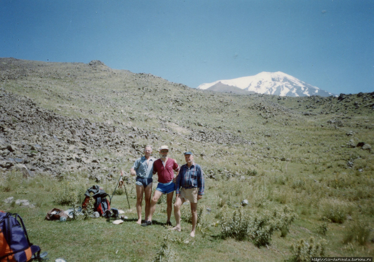 На привале. 2001 год Гора Арарат (5137м), Турция