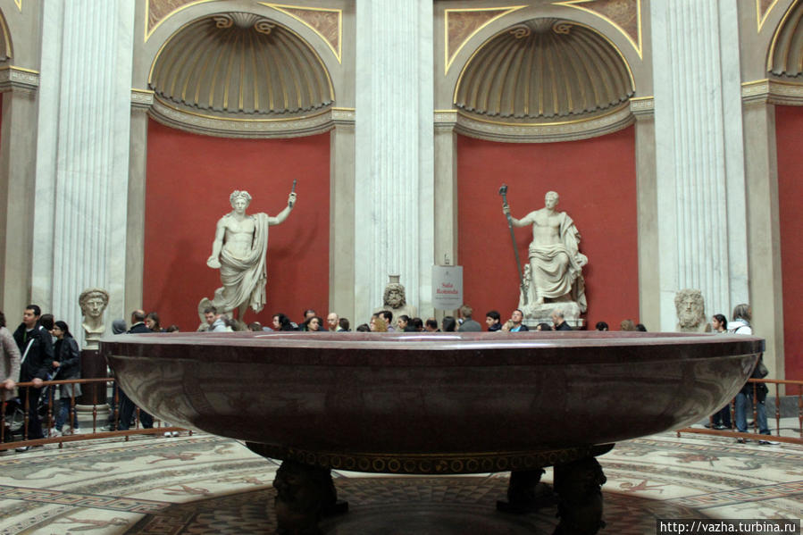 Зал Ротонда. Императоры Рима Клавдий и Гальба. Ватикан (столица), Ватикан