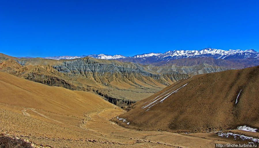 Вид в перевала Nyi Lo (3960м) не много стимулировал, все же предстоял спуск Гами, Непал