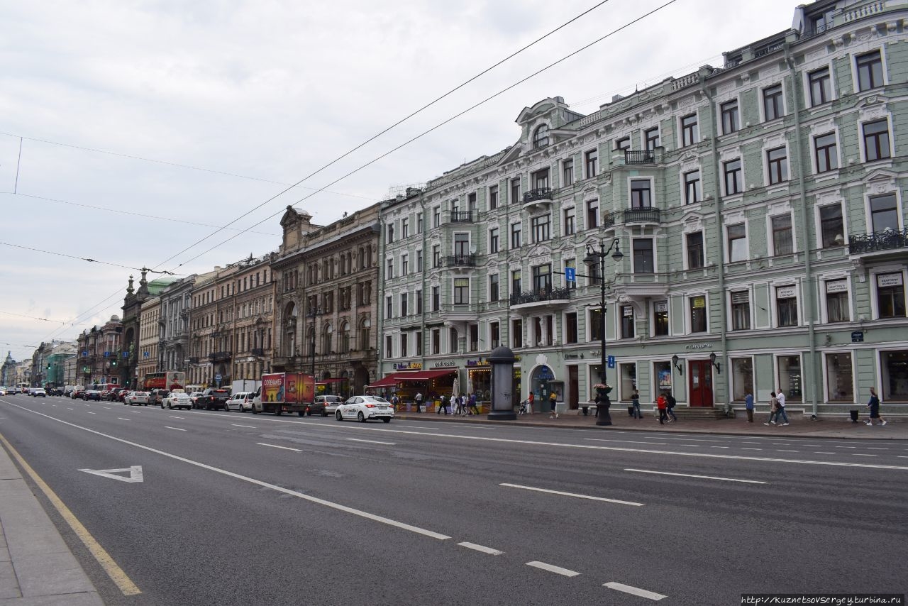 Санкт-Петербург. Прогулка по Невскому проспекту. Санкт-Петербург, Россия