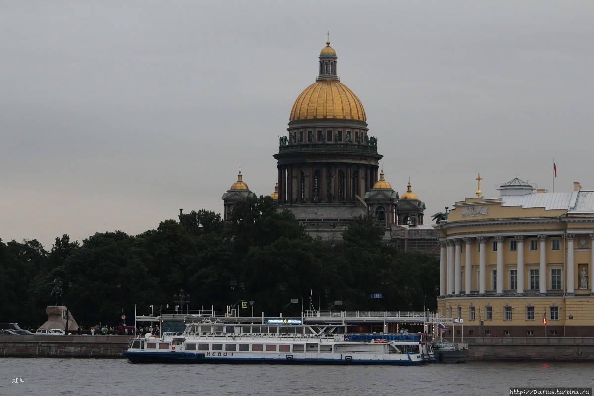 Прогулка по набережным Санкт-Петербурга Санкт-Петербург, Россия