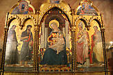 В капелле Марии Магдалены — великолепный триптих Джованни ди Франческо Мадонна с ребёнком и святыми.