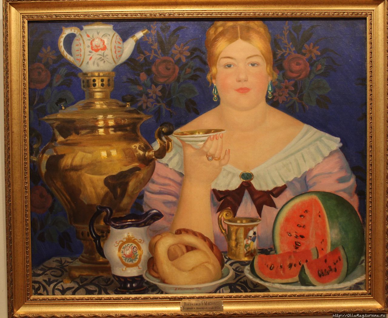 Купчиха, пьющая чай. Б.М.Кустодиев, 1923 г. Нижний Новгород, Россия