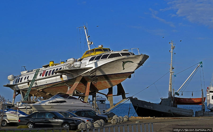 Батумский Морской порт Батуми, Грузия