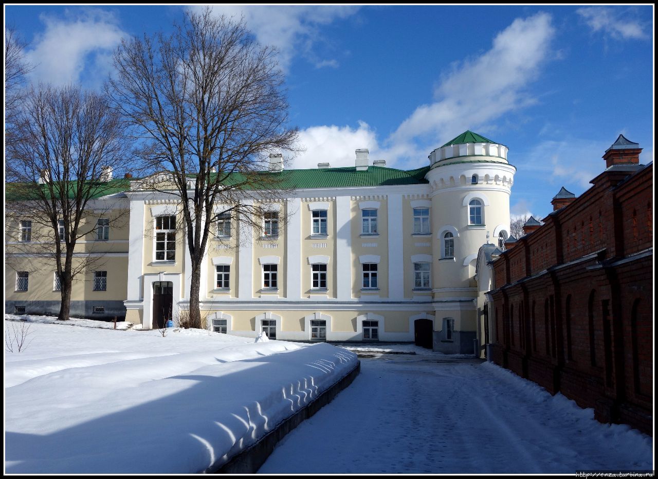 Тихонова пустынь – один из старейших монастырей на Оке Льва Толстого (село), Россия