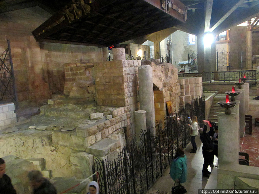 Спуск к Гроту