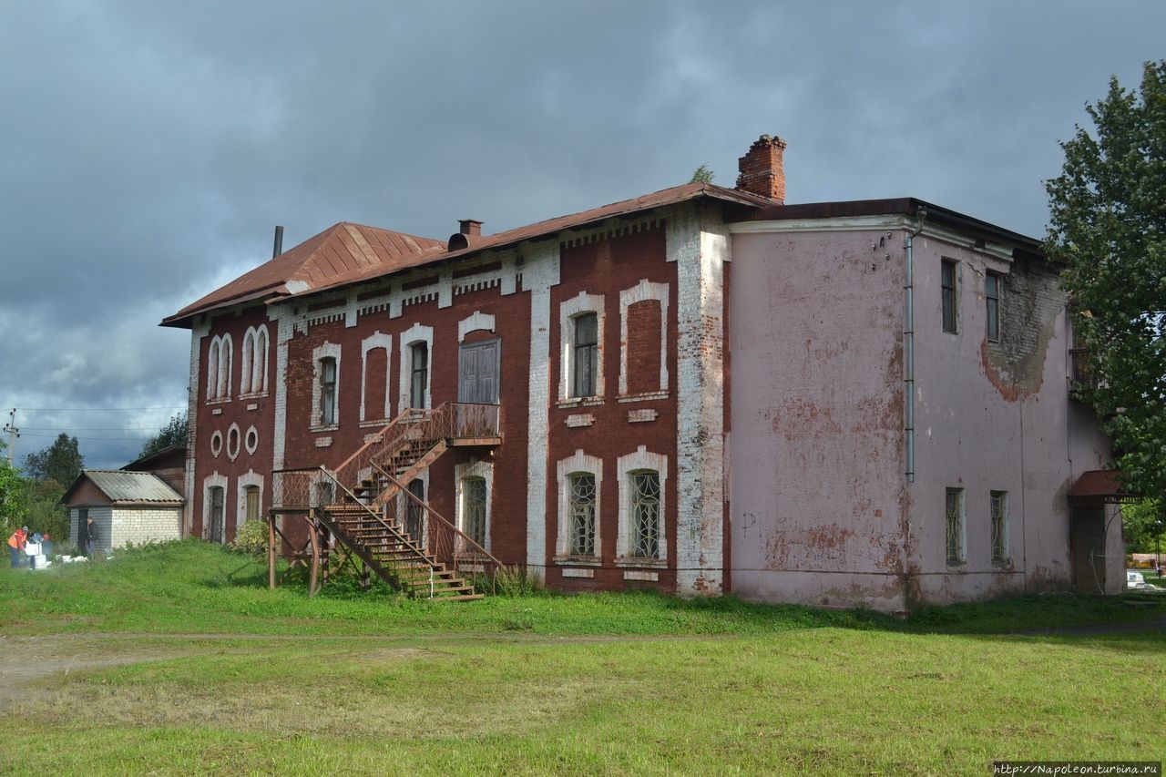 Бывшее круговое депо Окуловка, Россия