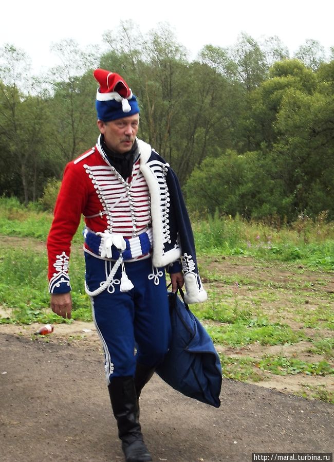 Мундир императора франца иосифа. Китель парадный кадетский мужской черный. Изорванный мундир. Изорванный мундир. Мундир генерала 1802.