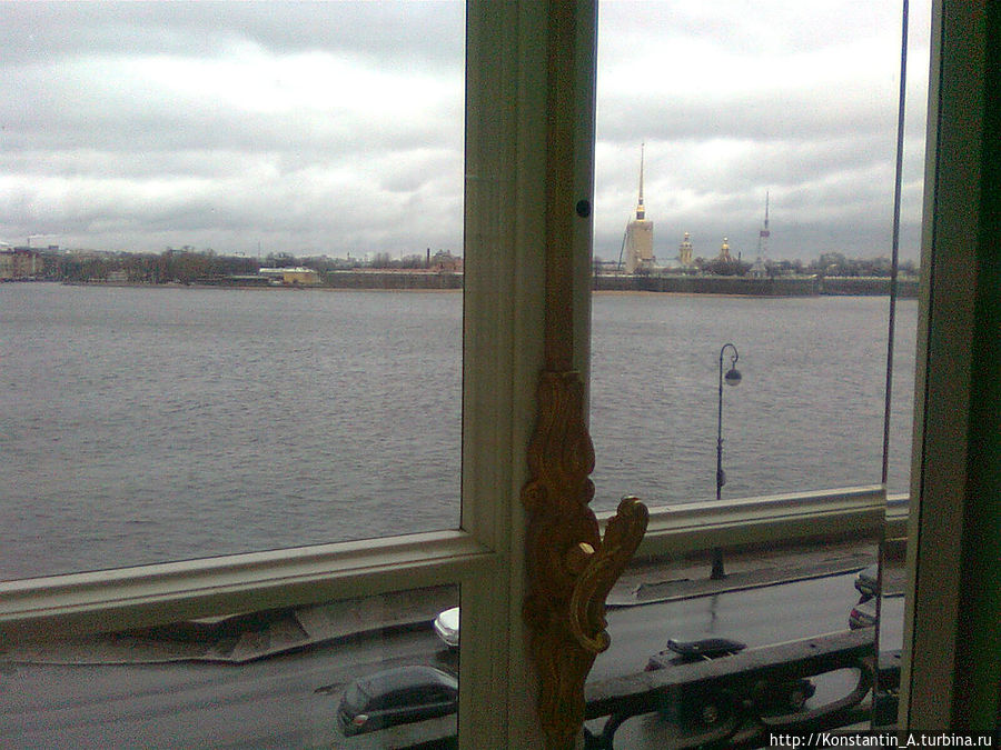 вид из окон Эрмитажа Санкт-Петербург, Россия