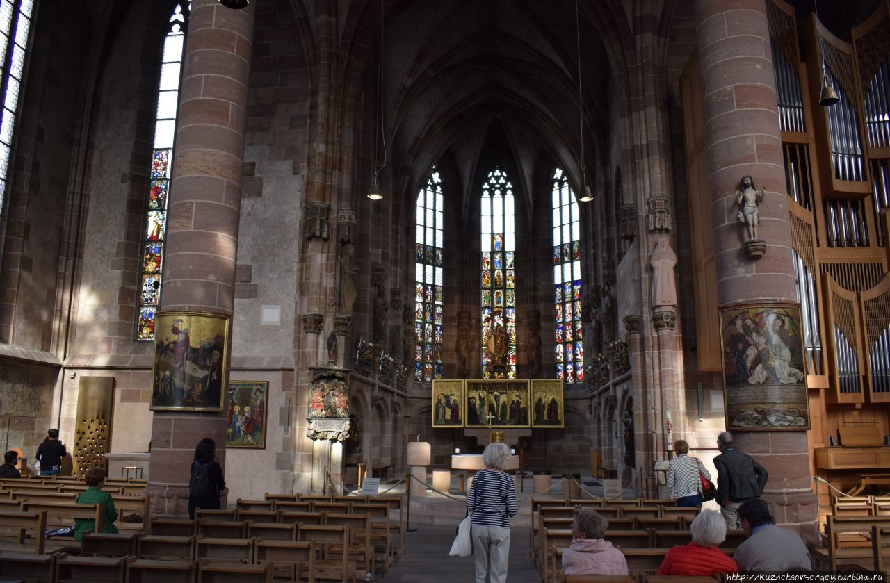 Фрауэнкирхе (церковь Богородицы) Нюрнберг, Германия