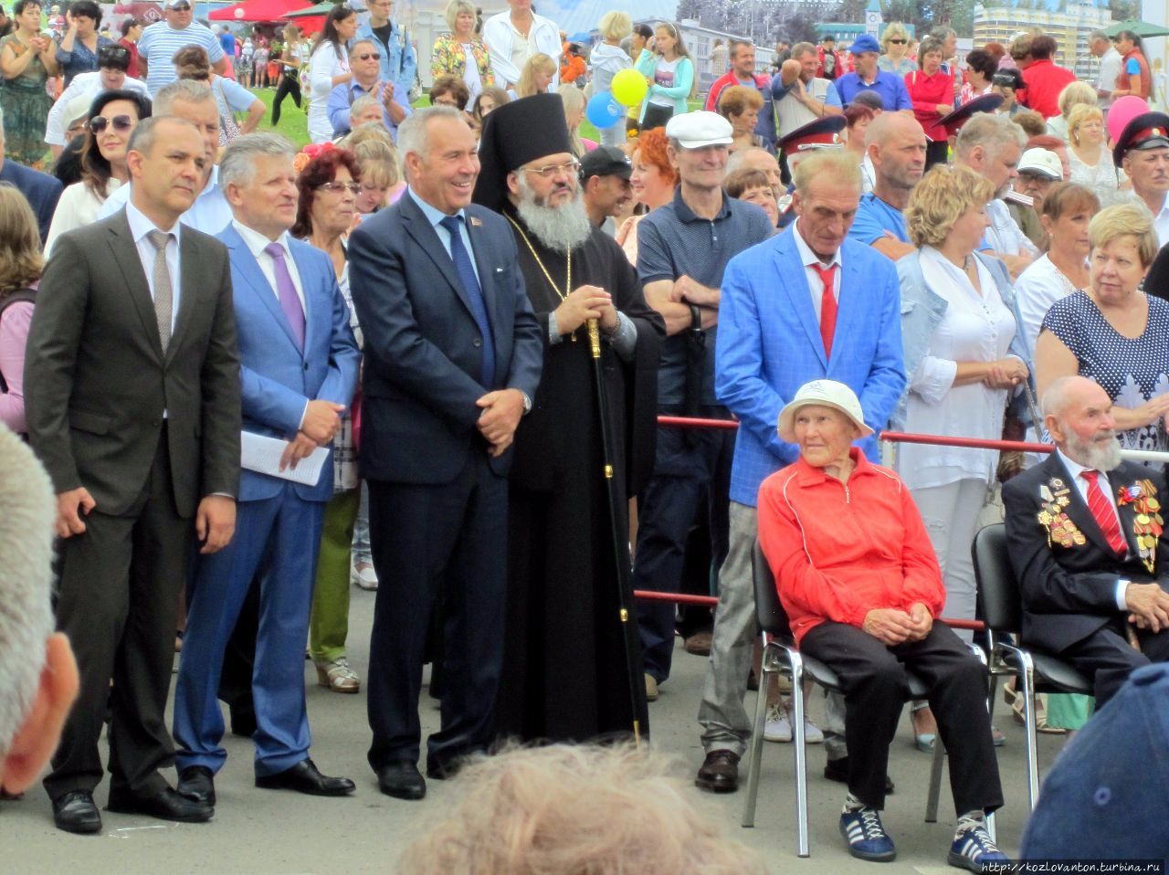 Среди гостей праздника и официальные лица, и представители духовенства, и ветераны... Белокуриха, Россия
