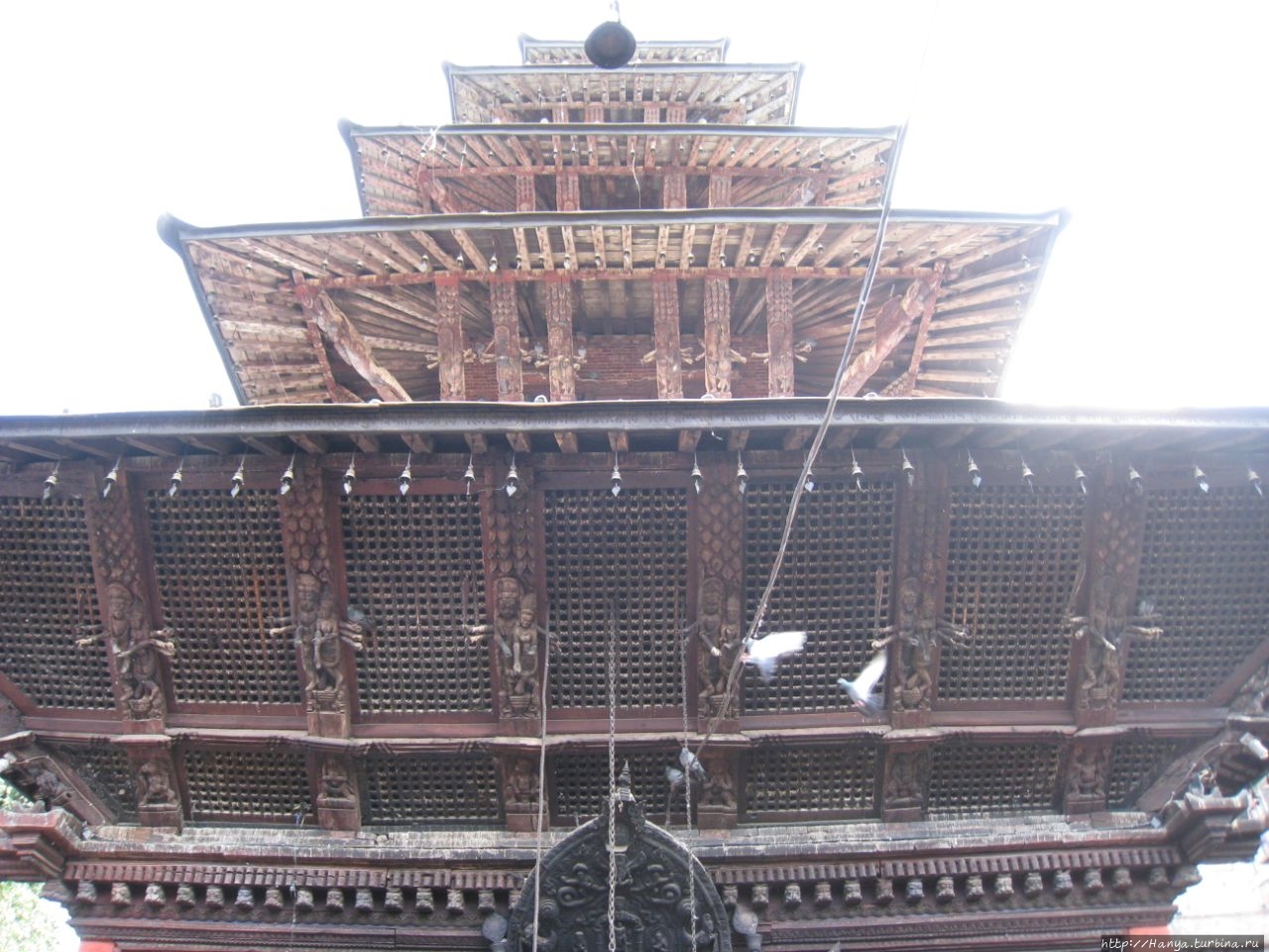 Пятиярусная пагода Sarbeswor Mahadev в храмовом комплексе Kumbheshwor Патан (Лалитпур), Непал
