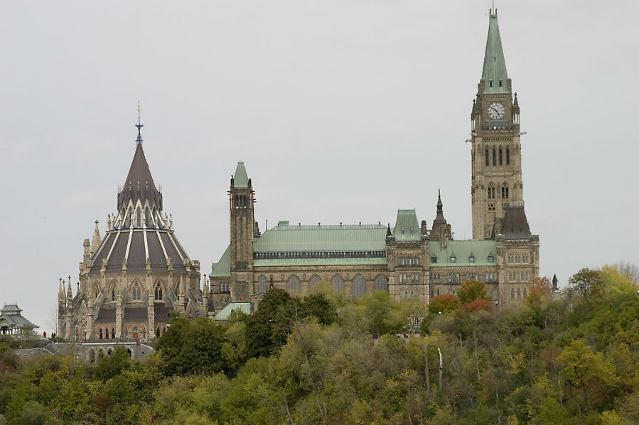 Оттава. Вид на комплекс правительственных замков. Канада