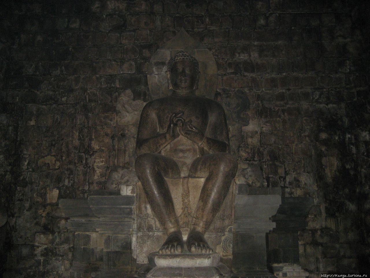 Храм Мендут Магеланг, Индонезия