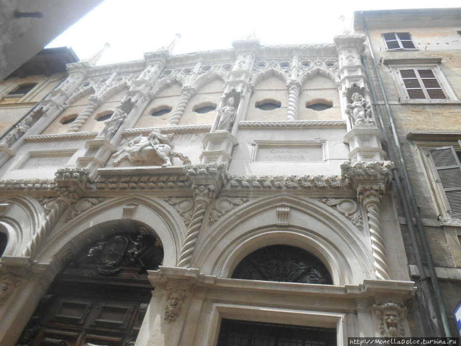Анкона — восхитительная архитектура зданий и площадей Анкона, Италия