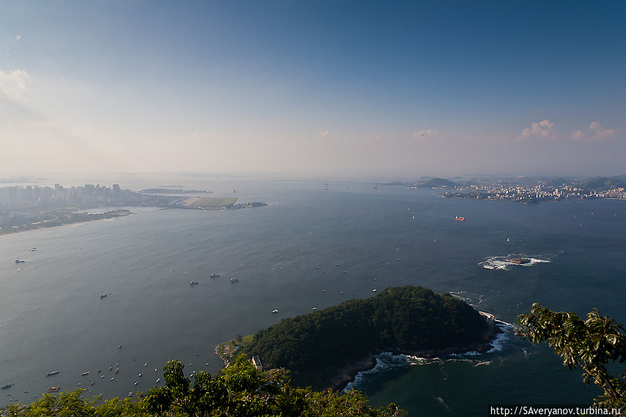 Пролив и бухта