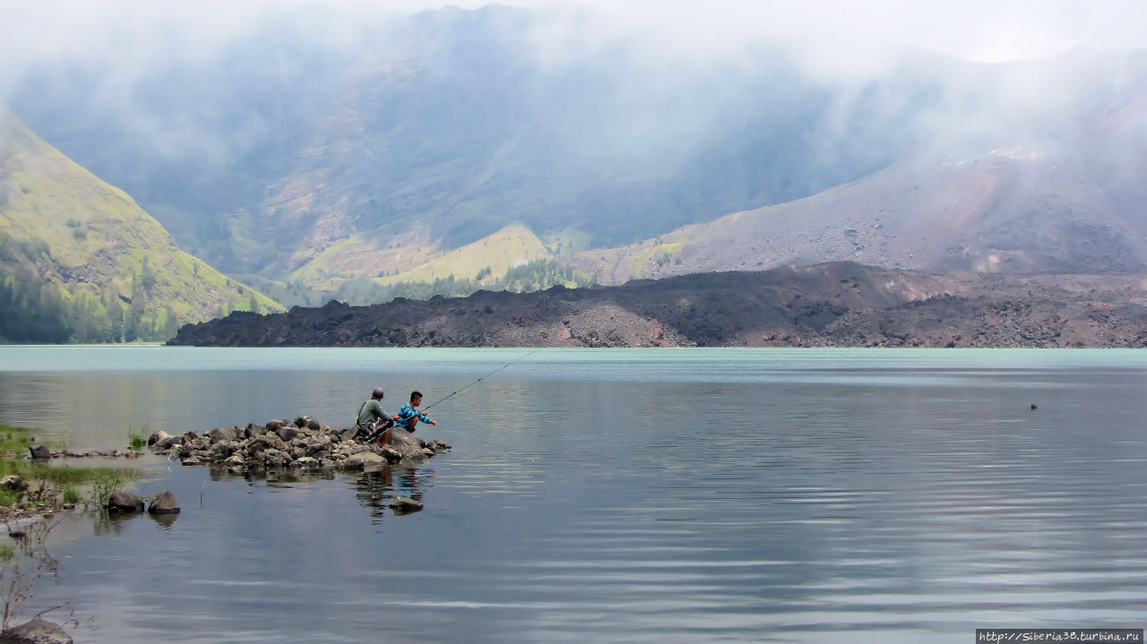 Вулканическое озеро. Индонезия