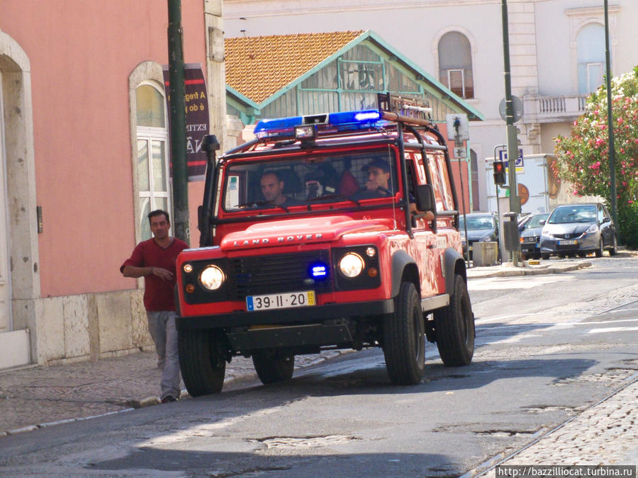 bombeiros — или по-нашему спасатели Лиссабон, Португалия