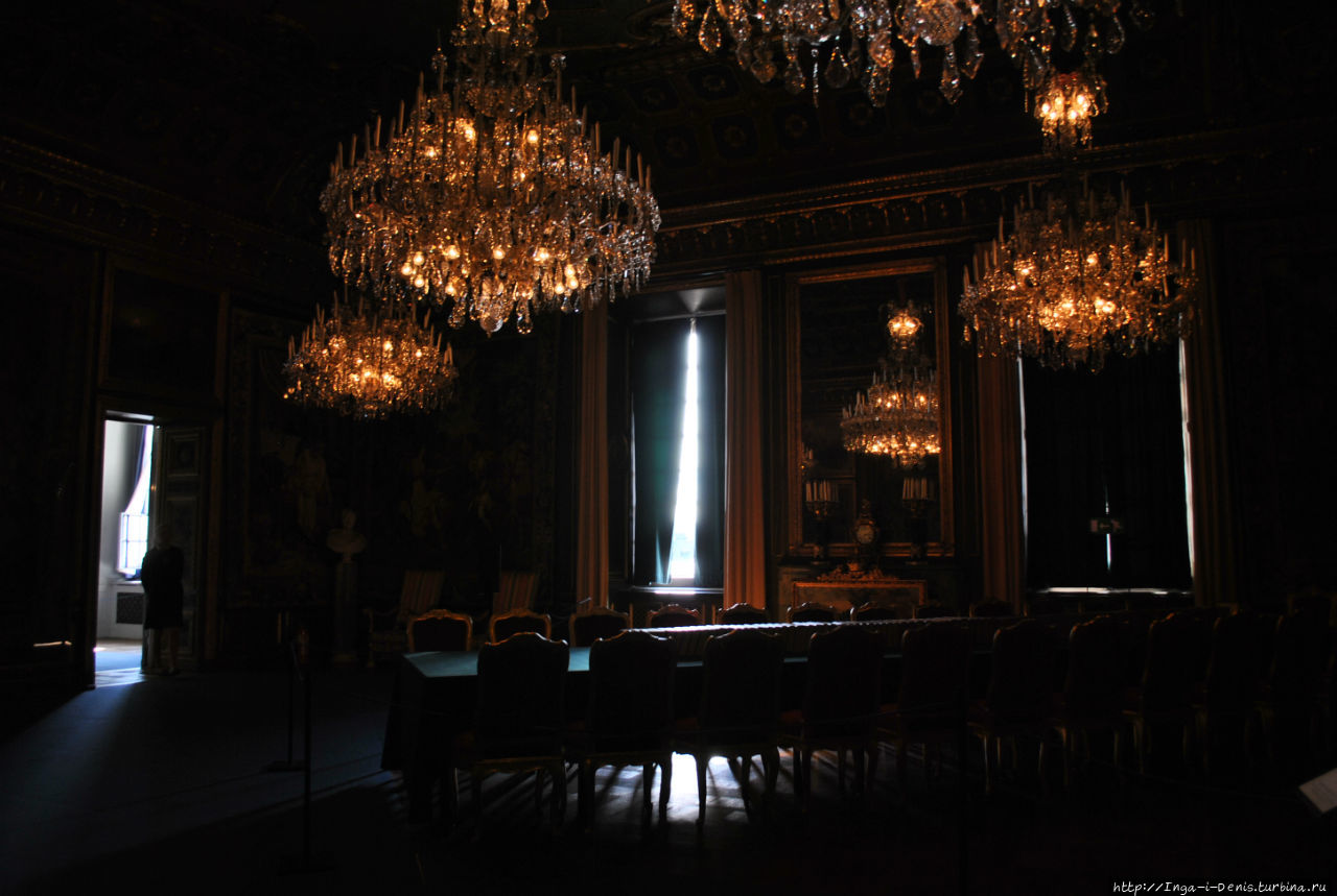 Люстры для конференц-зала созданы в Вене в 1860 г. Стокгольм, Швеция