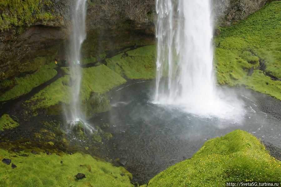Водопад Сельяландфосс (Seljalandsfoss) — ну очень мокрый Сельяландсфосс, Исландия