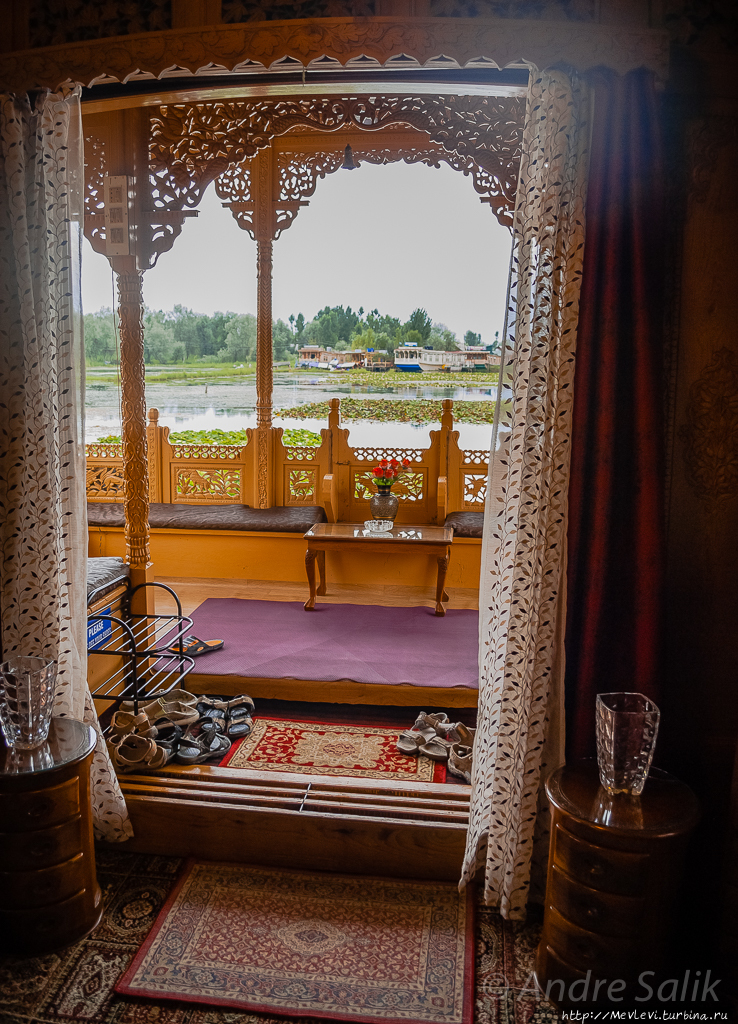 Озеро Дал Шринагар, Индия