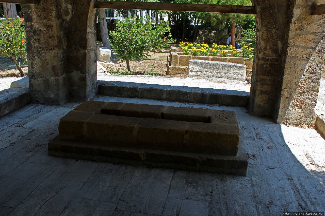 Османское кладбище Балдокен Кирения, Турецкая Республика Северного Кипра