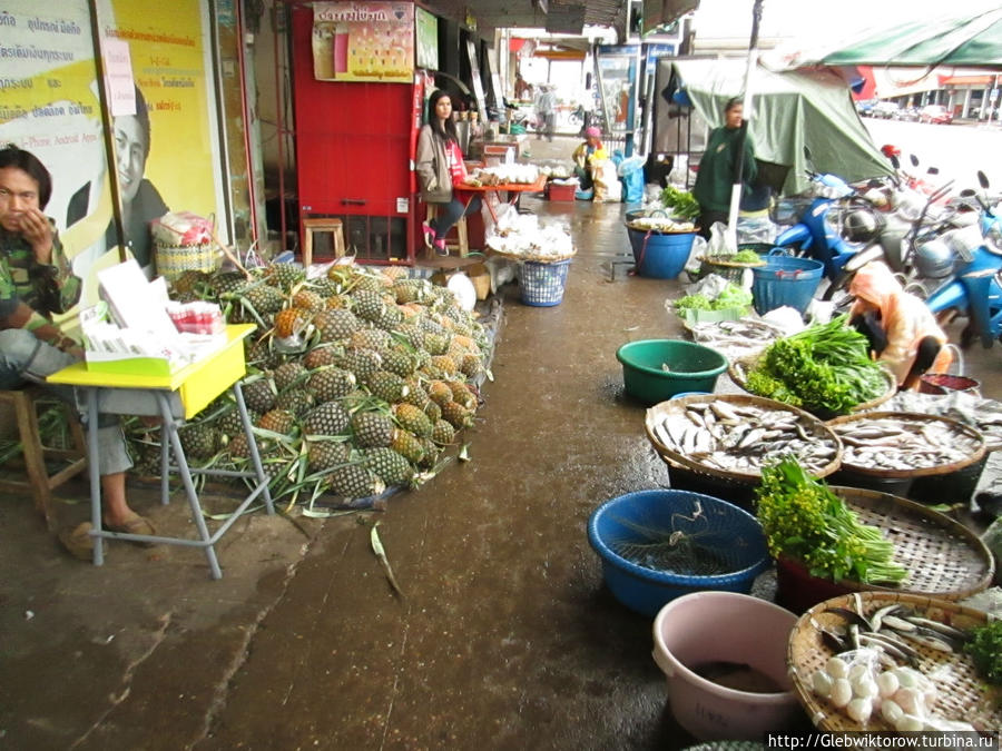 Market Амнат-Чароен, Таиланд
