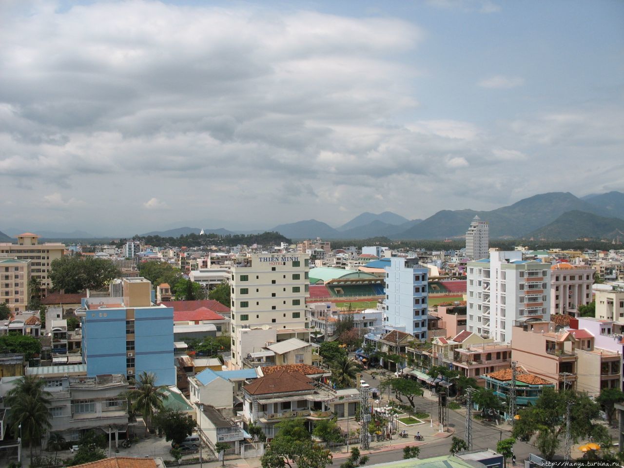 г. Нячанг. Вид на город с 8-го этажа гостиницы Нячанг, Вьетнам