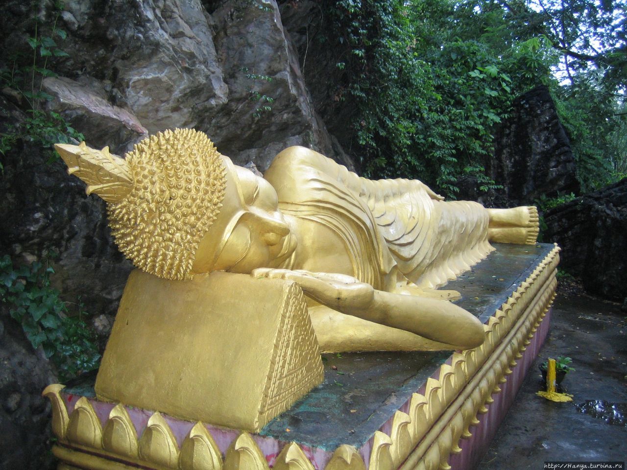 Статуи Будды на горе Фуси Луанг-Прабанг, Лаос