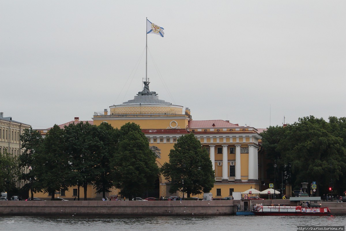 Прогулка по набережным Санкт-Петербурга Санкт-Петербург, Россия