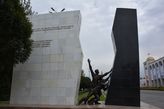 Памятник революциям 2005 и 2010 годов
