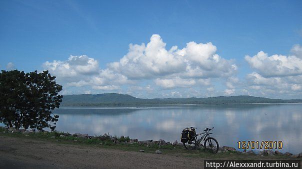 Озеро Kantale Шри-Ланка